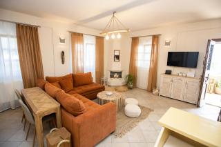 Golden Palm Tree Maisonette - 3