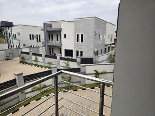 Aryna Apartment - Mama - 0