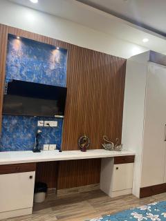 Deluxe apartment -paramount - Greater Noida - 9