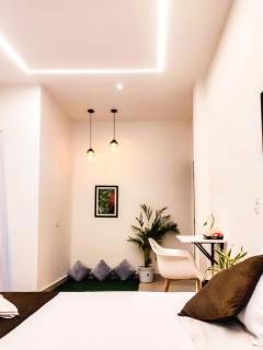 Saya's Abode - Railview Suites - 1