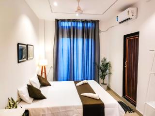 Saya's Abode - Railview Suites - 2