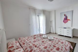 Island Apartment - 2