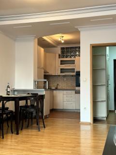 Modern Central Apt Free Parking Great Location - Pristina - 8