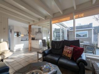 Bungalow in Sint Maartenszee near Beach - Sint Maartensvlotbrug - 3