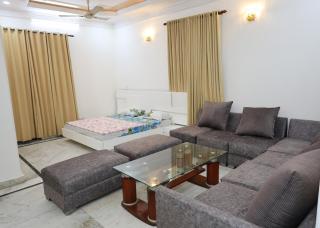 Corner Spacious homestay 3 double bed, 2 bath - Neu-Delhi - 0
