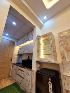 Cozystay - Greater Noida - 1