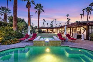 Villa Coffee House - Palm Springs - 9