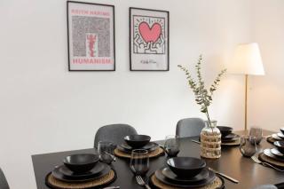 Family Getaway - 3BR Home & Driveway Parking - Nottingham - 3