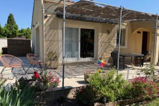 Air-Conditioned House with Private Garden in Le Thor pets are welcome - Le Thor - 0