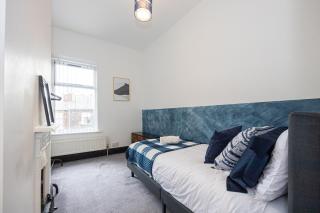Parking, Wi-Fi, Pool table - Manchester House - Manchester - 6