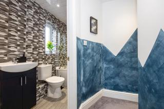 Four Bedroom House by Brookland Stays Serviced Accommodation Short Lets Manchester with Free WiFi - 2