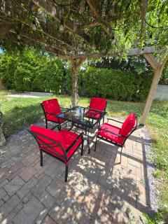 Entire 2-bedroom, 1-bathroom suite with lakeview - West Kelowna - 7
