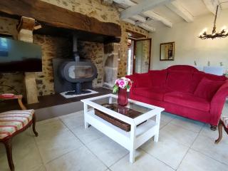 Maison en pierre avec piscine - 7