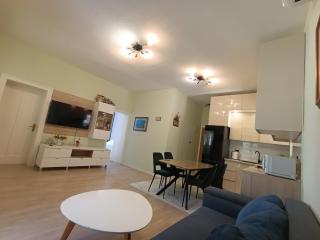 Beachfront Apartment Deluxe - Podgora - 8