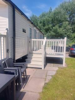 Beautiful Caravan With Full Lake View At Southview Holiday Park Ref 33057Cl - 4