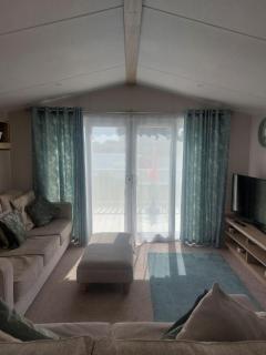 Beautiful Caravan With Full Lake View At Southview Holiday Park Ref 33057Cl - 1