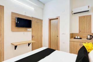 Hotel O Surajpur Chowk Greater Noida - Noida - 1