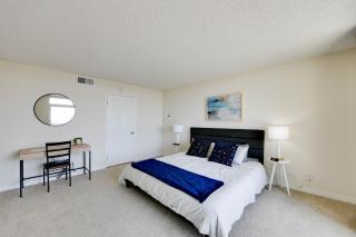 Sunny Condo with Panoramic Ocean Views - 5