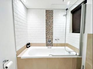 The Rockwell 1BR and OneFlow Yoga Club Access - 2