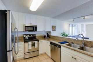 Sunny Condo with Panoramic Ocean Views - 6