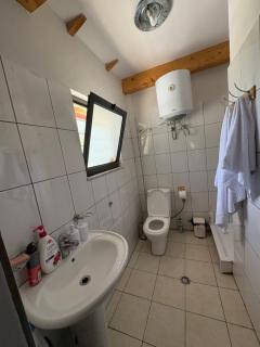 Stani i Metes-Bujtina Sebisht - - 1
