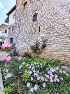 Guri Guesthouse - Gjirokastra - 6