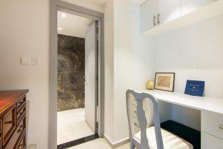 Modern 1BR with Balcony and Marina Views in Al Majara 2 - 1