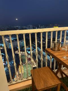 Amazing Sunrise Venice Grand Canal Balcony, Xbox Series X console with Game Pass Ultimate, FREE coffee, Pool, Gym & Sauna, 5 mins to BGC - Manila - 2