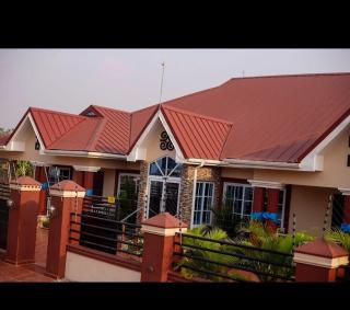 Lizab Lodge - - 4