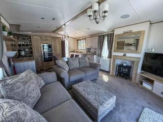 Stylish 6 Berth Caravan At California Cliffs With Decking In Scratby Ref 50056K - 2