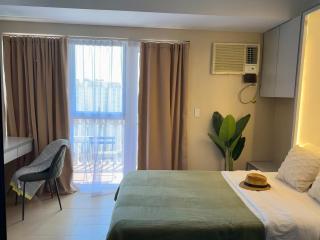 Awesome Sunset View in Venice Luxury Residences, Walk to Everything, 5 mins away to BGC, Direct access to Venice Mall - Manila - 0