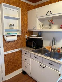 Cozy Country Cottage - Greenville - 3