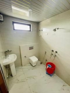 Hotel Shri Goverdhan - 6