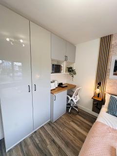 Newly renovated En-Ensuite Private Room with own Kitchenette in Birmingham - Halesowen - Sleightholme - 0
