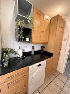 Newly renovated En-Ensuite Private Room with own Kitchenette in Birmingham - Halesowen - Sleightholme - 6