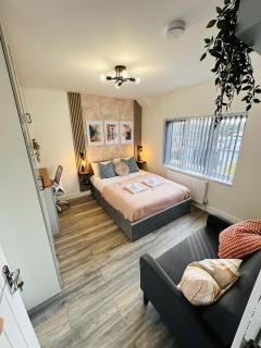 Newly renovated En-Ensuite Private Room with own Kitchenette in Birmingham - Halesowen - Sleightholme - 5