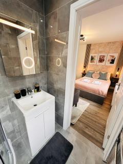 Newly renovated En-Ensuite Private Room with own Kitchenette in Birmingham - Halesowen - Sleightholme - 3