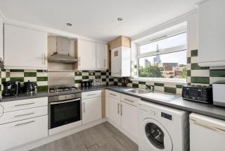 Stylish 2BR Flat with Shard Views by London Bridge - 9