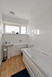Stylish 2BR Flat with Shard Views by London Bridge - 5