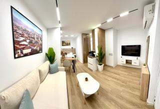 Lois Apartment - - 0