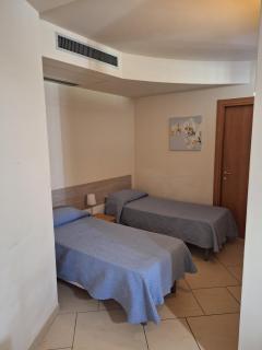 Solaria House appartamenti con cucina a 200 MT dalla Basilica di Padre Pio e 600 MT dall'ospedale Casa Sollievo della Sofferenza - 2