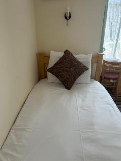 Four Seasons Guest House - Canterbury - 9