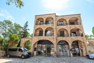 Stone Palace Hotel Near Athen's Airport Free Shuttle From and to Athen's Airport - Spáta - 0