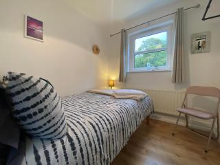 Yellow door cottage - Moville - 9