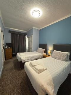 Douglas Arms Hotel - 8