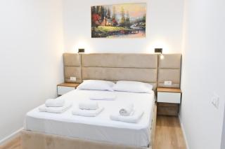 Lois Apartment - - 8