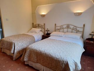 Corthna Lodge - Schull - 2