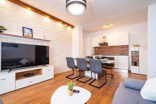Two Villas with Pool and Jacuzzi, Villa Marin, Pridraga - Pridraga - 4