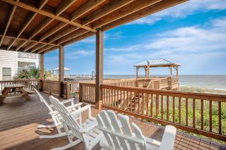 Island Retreat by Oak Island Accommodations - 3