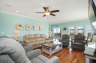 Island Retreat by Oak Island Accommodations - 2